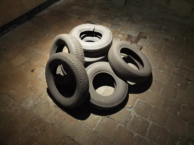 Vue de l'exposition Lieu-dit La Motte dans le cadre du Prix Moreau Centre d'Art Contemporain, Chatêllerault, 2019