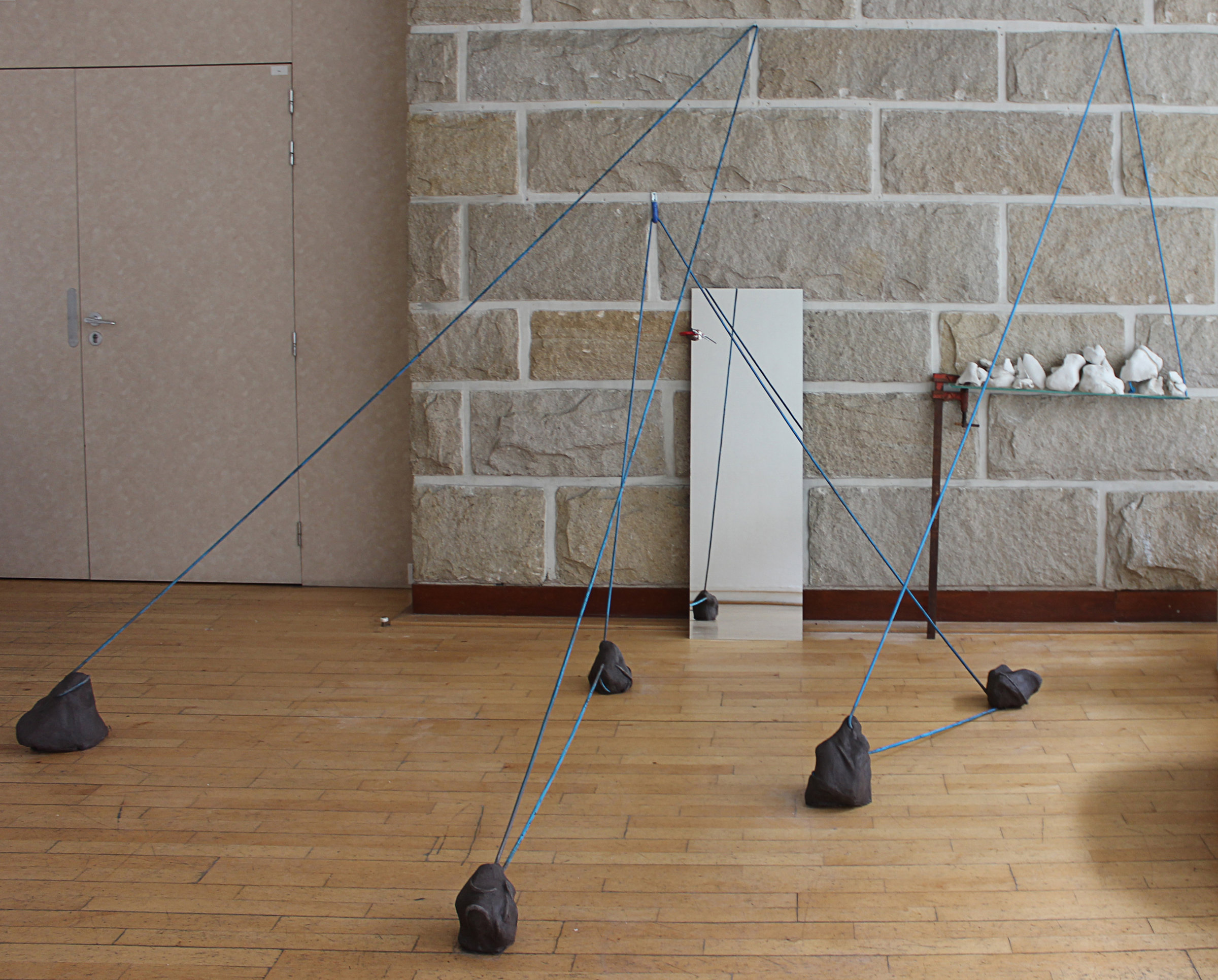 {Tourner la tête à l'inertie}, 2018