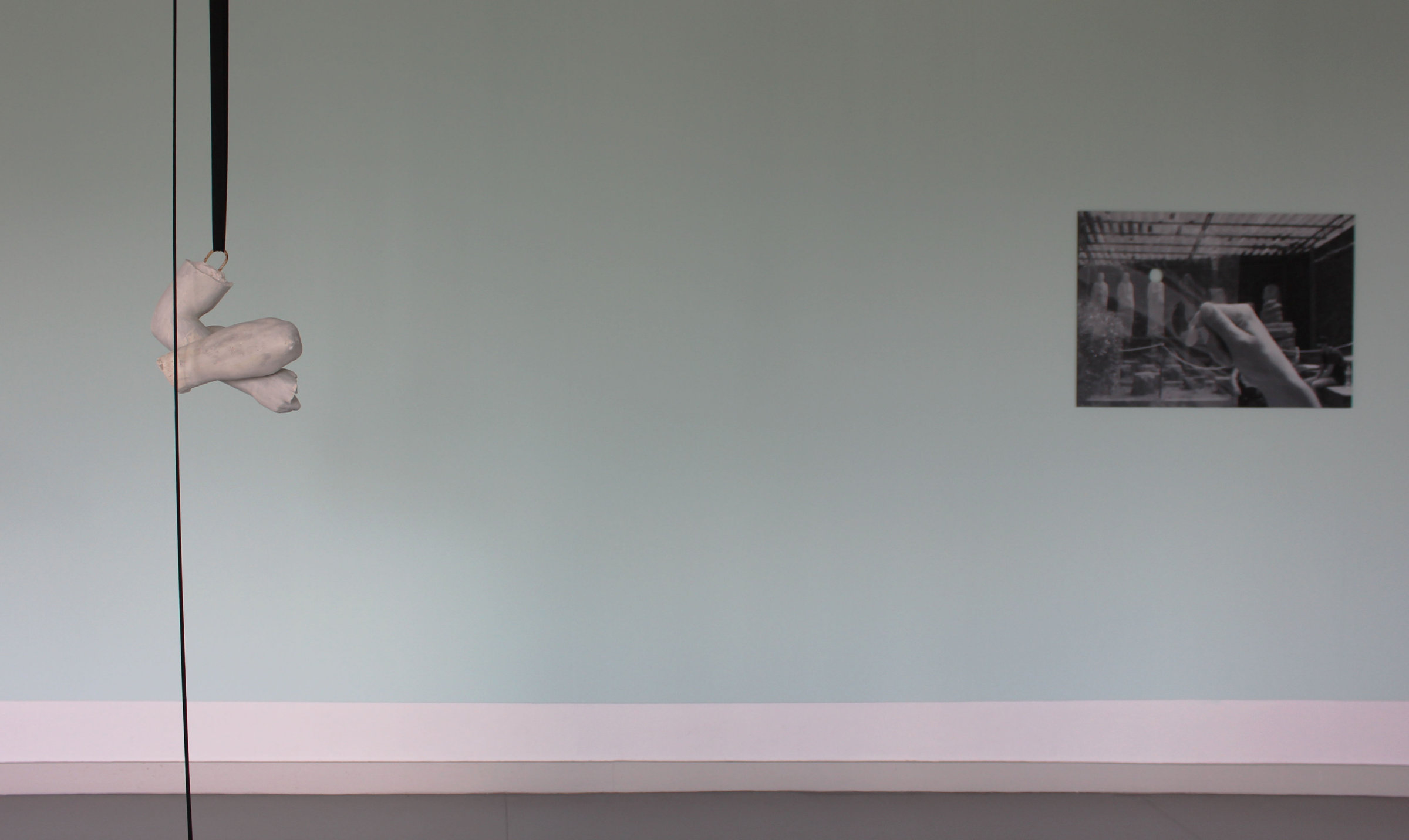 {{ {Tout le monde se repose ici sauf moi}, 2019 (détail) }}