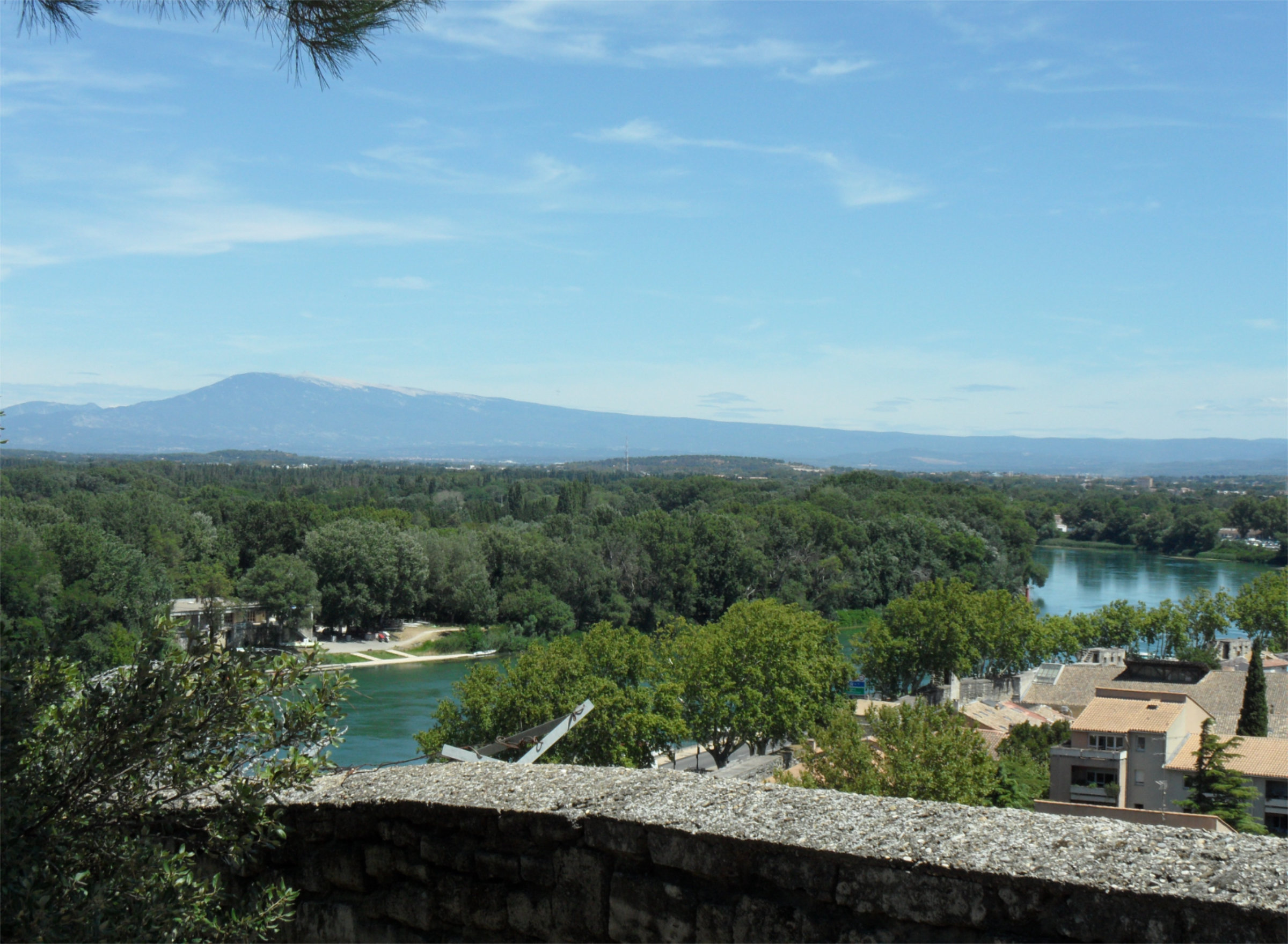 Photographie de vacances, le Mont Ventoux vu depuis le Palais des Papes, 2019