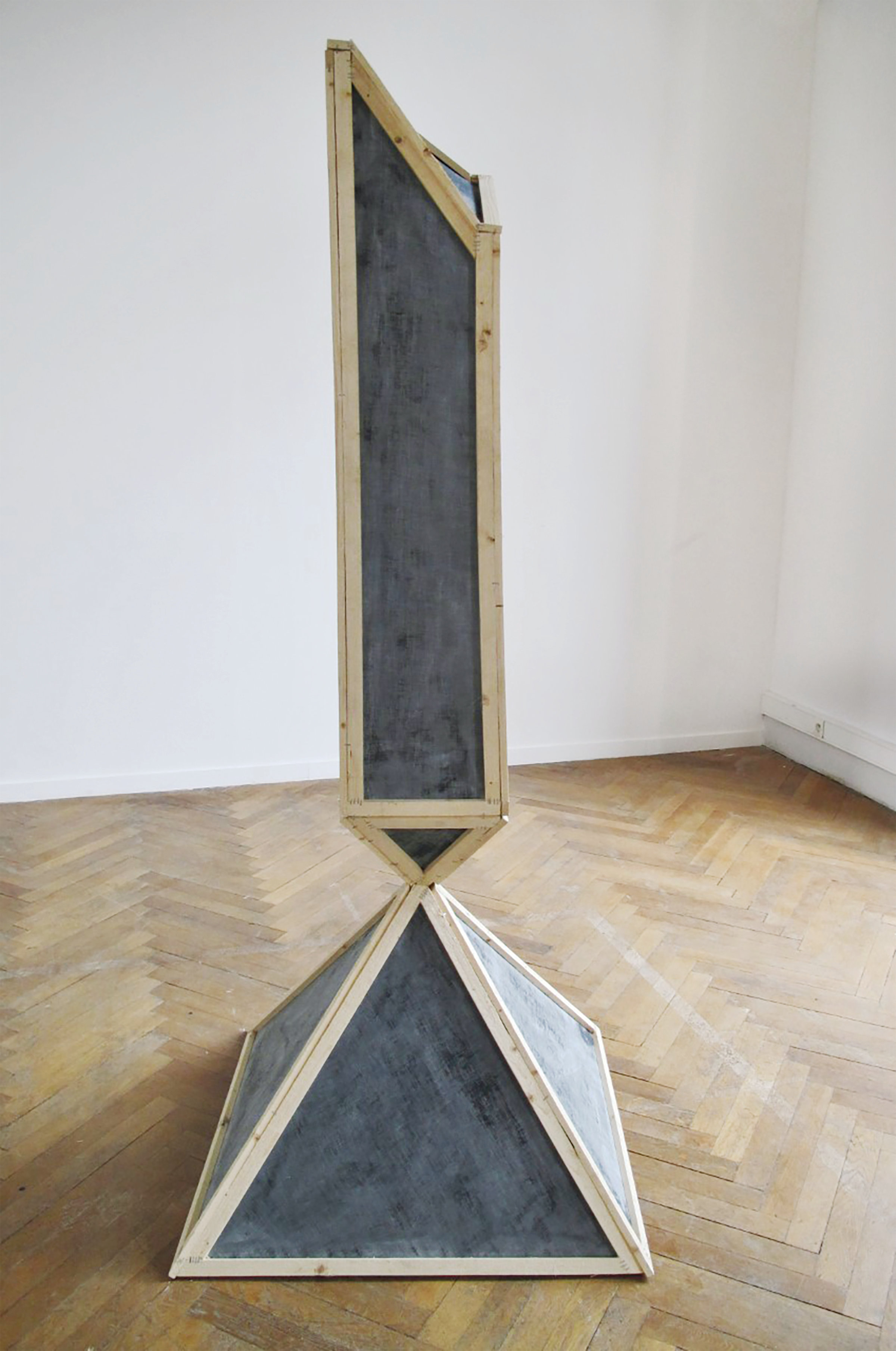 {Broken obelisk, d'après Barnett Newman}, 2015