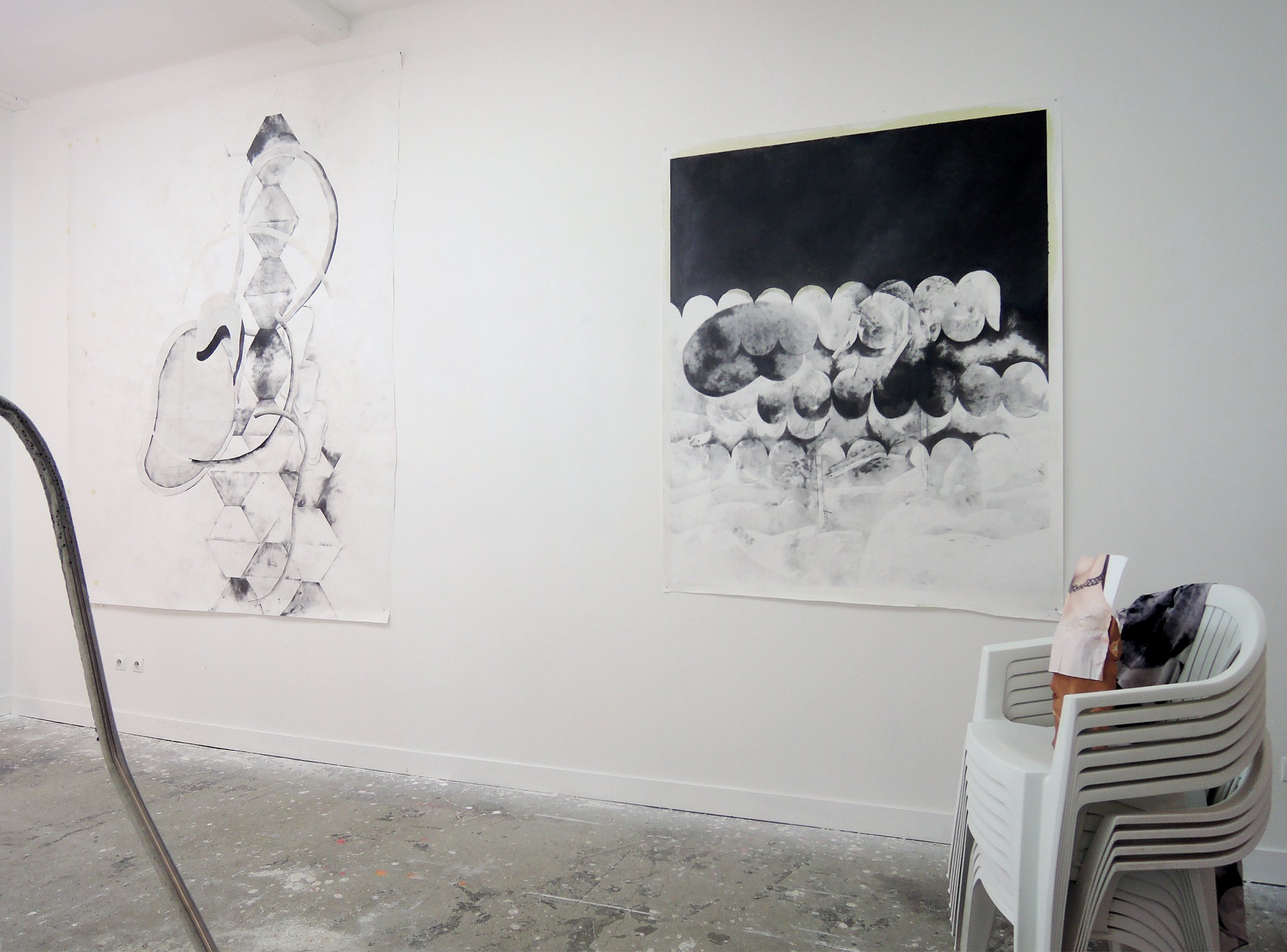 Dessins, graphite sur papier, 320 x 280 cm (à droite) et 170 x 150 cm (à gauche)