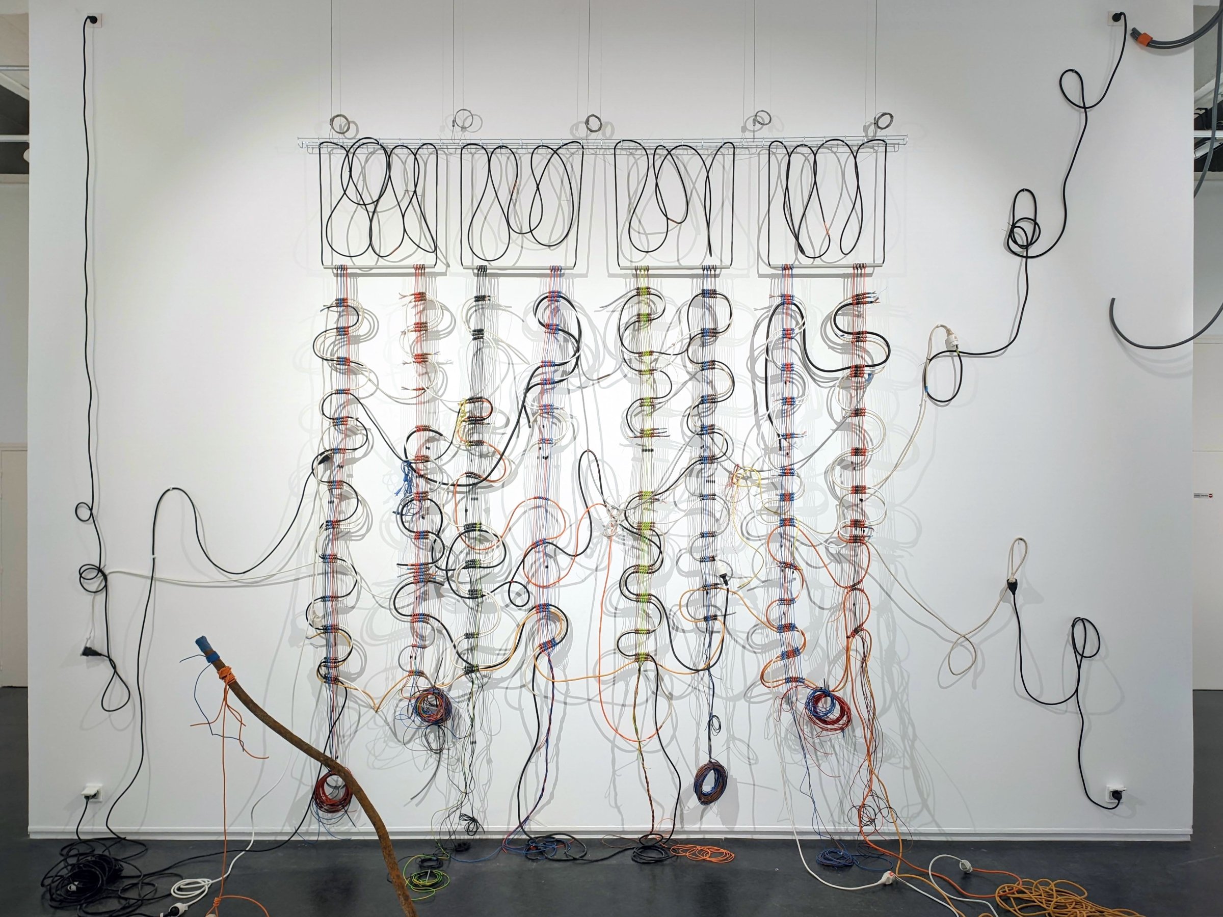{Tableau électrique}, 2025