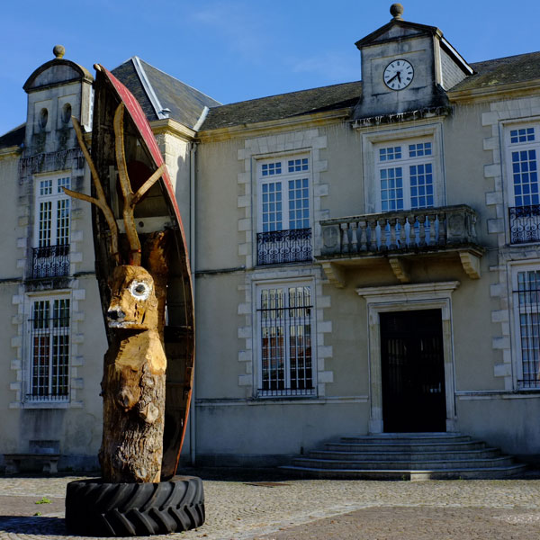 {Chevreuil à la mandorle}, 2011