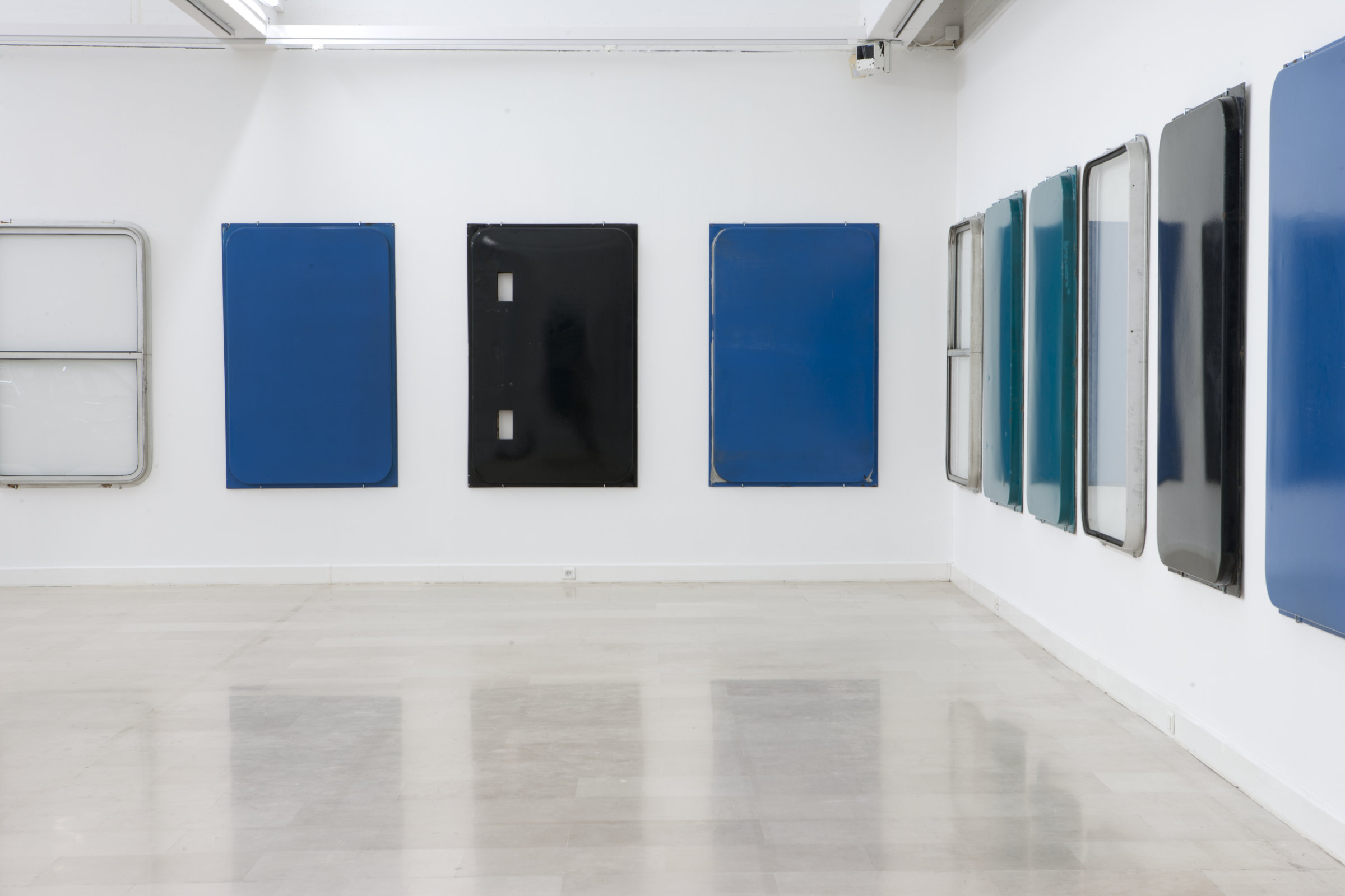 {Extérieurement}, 2015
