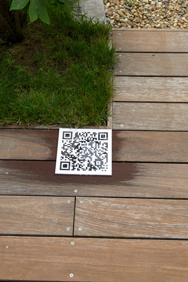 noir se tendent sur le faite une paire de câble