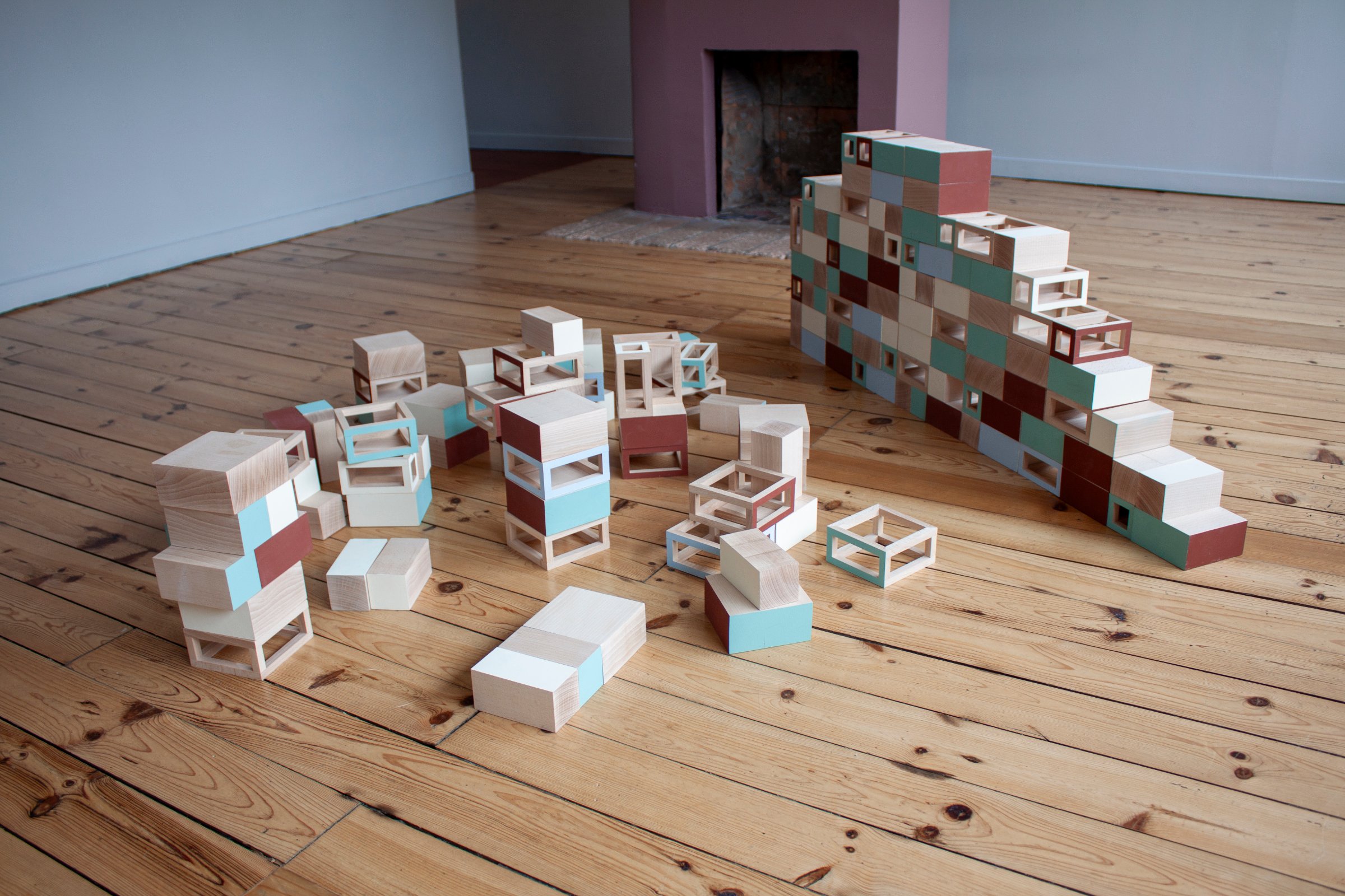Vue de l'exposition {un paysage indicible ?} (2013), Maison municipale Frugès-Le Corbusier, Pessac