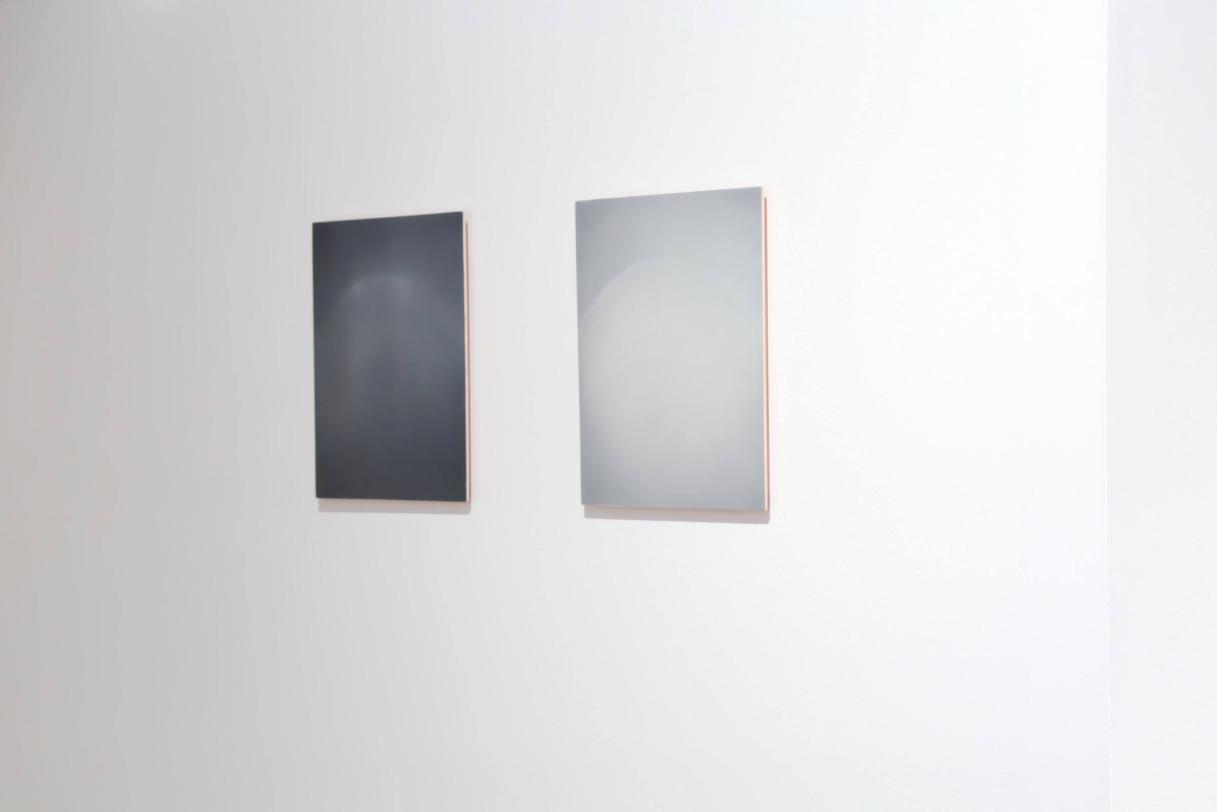 Photométéore achromate II, 2017 Huile sur contre-plaqué, 30 x 40 cm Photométéore achromate I, 2017 Huile sur contre-plaqué, 30 x 40 cm