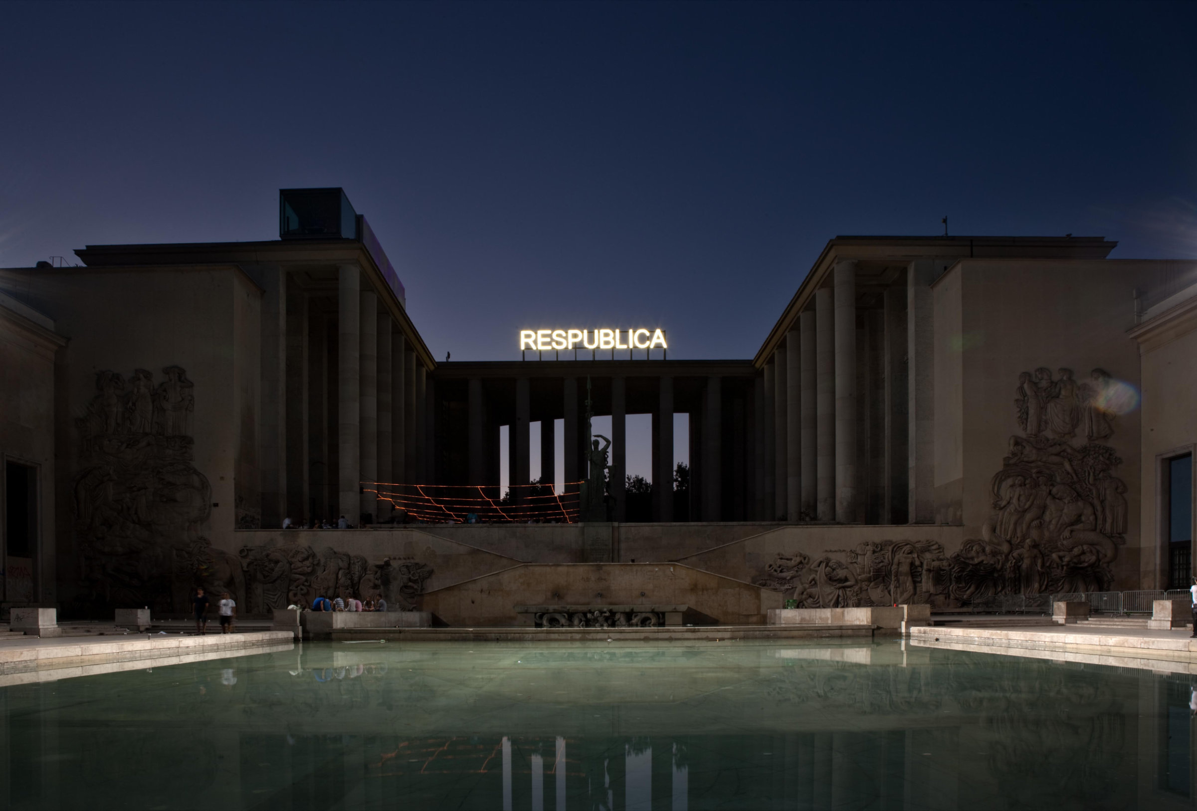 {Respublica}, 2009