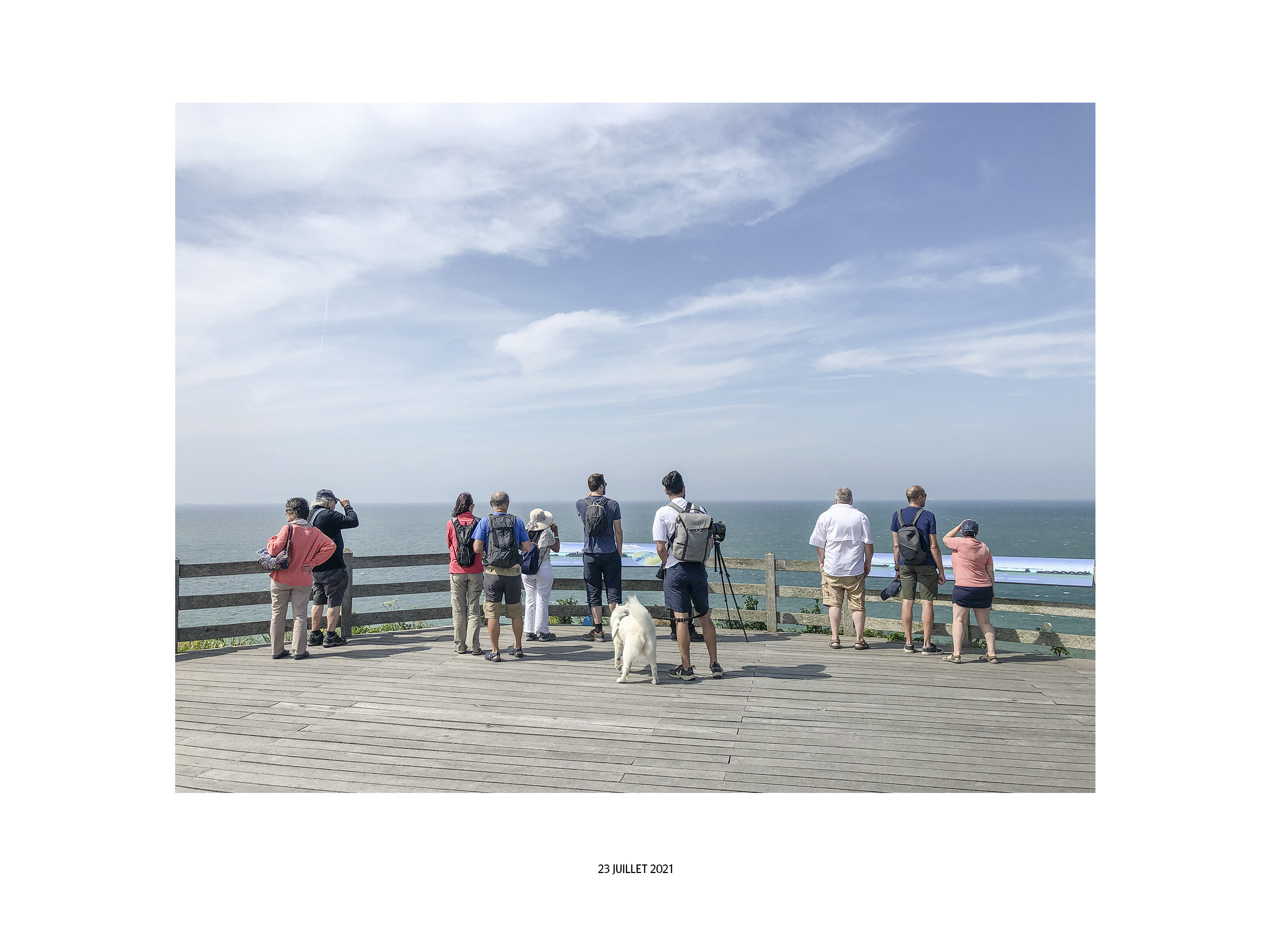 {Panorama (avec observateurs, Manche, ciel bleu et nuages), Cap-Gris-Nez, 23 juillet 2021}, 2022