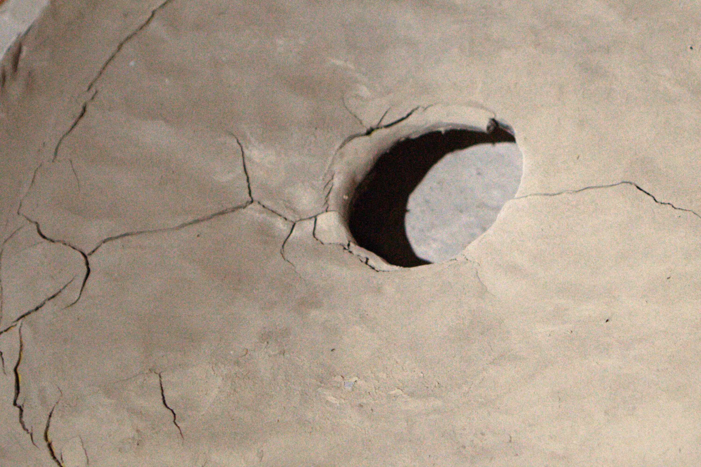 Objet enterré (goutte à goutte) (détail)