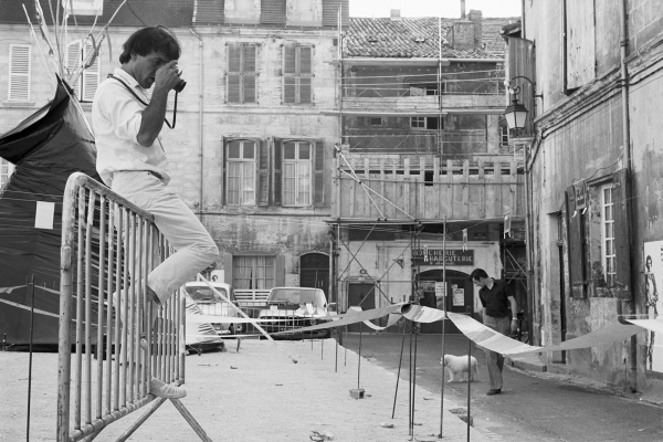 Jean Sabrier photographiant son intervention
