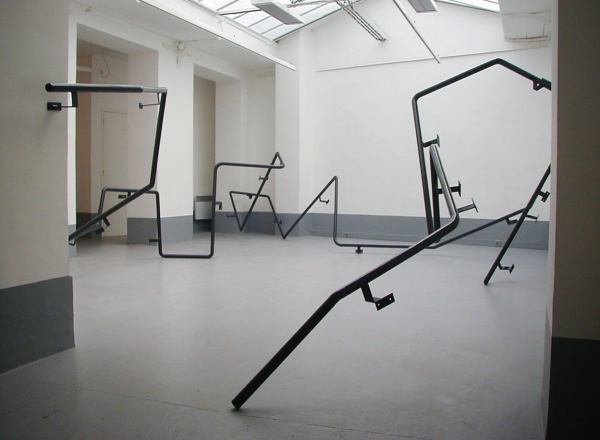 {Main courante}, 2001