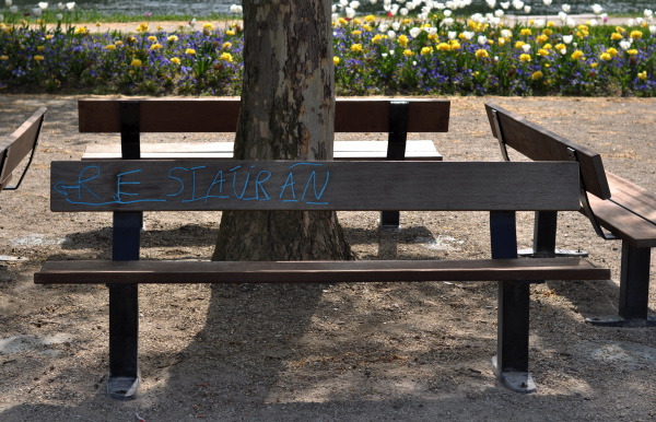{4 bancs publics,} Chatou, 2011