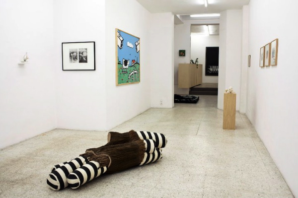 Vue de l'exposition collective L'avenir du paysage, Semiose galerie, Paris, 2011