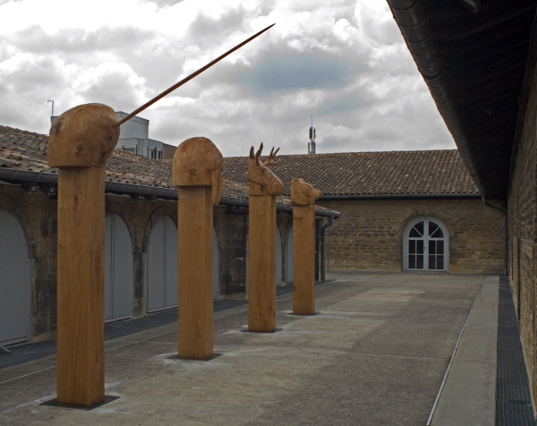 Vue de l'exposition 44°50'54N/0°34'19W, Capc, Musée d'art contemporain, Bordeaux, 2007