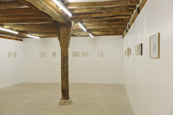 Vue de la salle des dessins, exposition {{ La Grotte sans nom}}