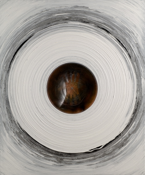 {Terres - Mains soufflées au centre}, 2008