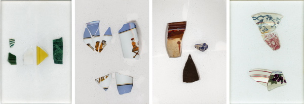{Débris d'objets en céramique,} 2002