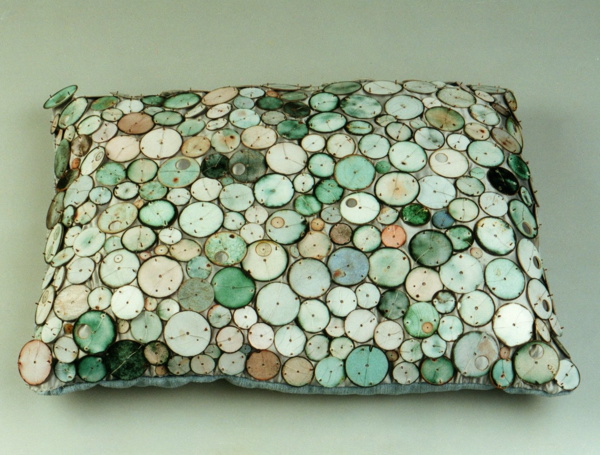 {Coussin Fakir,} 2000-2001