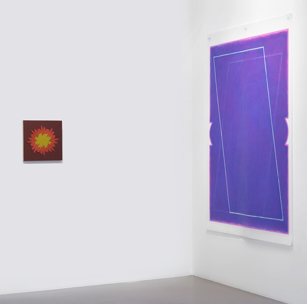 avec une œuvre de Florindo Nanni