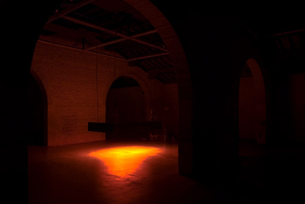 Vue de l'exposition 45°50'54N/0°34'19W, Capc Musée d'art contemporain de la Ville de Bordeaux, 2008