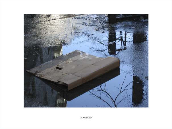 {Flottant, New York, 19 janvier 2004}