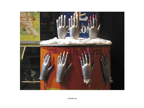 {Ongles, New York, 18 février 2004 }