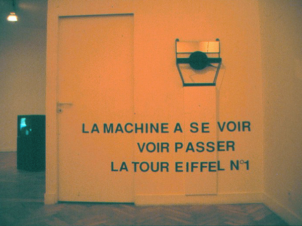 {La machine à se voir voir passer la tour Eiffel}, 1994