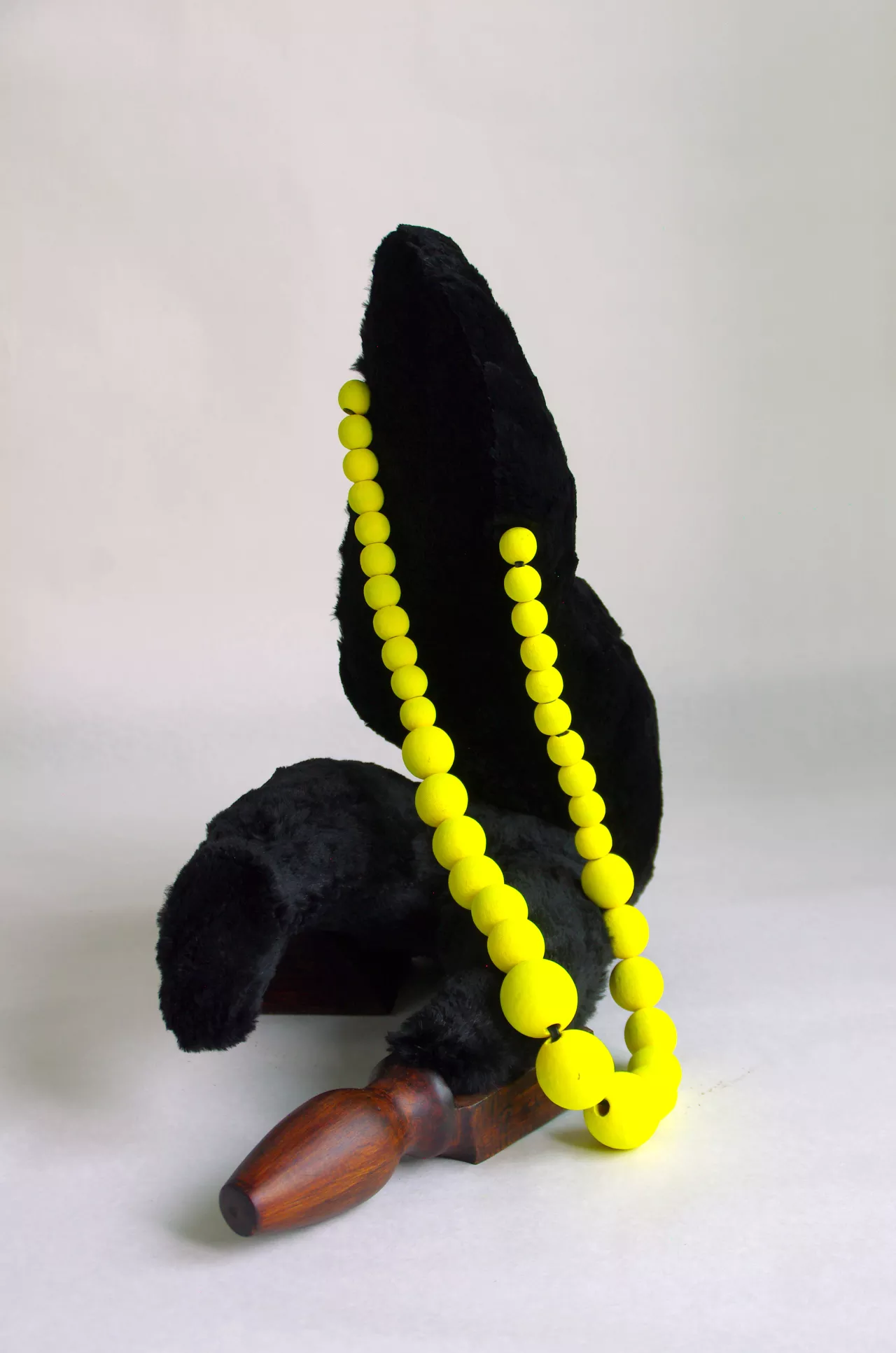 {Contrapposto avec perles}, 2022