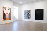 Vue de l'exposition Varia, Galerie Laurent Strouk, Paris, 2018 Sur le mur de gauche, une œuvre de Brian Calvin Amnesia (2015) et à droite, Sans titre (2017) de Gérald Petit