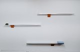  Mute - pierre, 2021 Mute - carafe, 2021 Mute - couverture, 2021 Aluminium, bois, argile, objet, 200 x 15 x 25 cm
