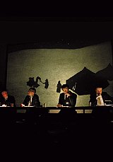 Vue du spectacle au Frac Champagne-Ardenne, 2003 De gauche à droite, Antoine Romana, Didier Galas, Medhi Lecourt et Laurent Poitrenaux