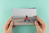 Edition de cartes postales à partir d'une sélection de photographies de la série Nos châteaux de sable ne meurent pas avec l'été