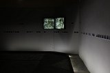 Avec une œuvre de Laura Freeth