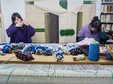 Vue d'atelier des lissières d'Aubusson Documentation de la production L'Atelier A2 avec France-Odile Perrin-Crinière, Patricia Bergereau et Aiko Konomi