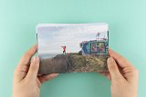 Edition de cartes postales à partir d'une sélection de photographies de la série Nos châteaux de sable ne meurent pas avec l'été