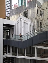 Vue de l'exposition Beyond the Sound au Comix Home Base de Hong Kong, 2015