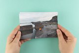 Edition de cartes postales à partir d'une sélection de photographies de la série Nos châteaux de sable ne meurent pas avec l'été