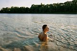 {Aline, travailleuse agricole, Île} série {Voyages insulaires}, 2017