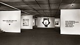 Vue de l'exposition Images de la Suisse française, huit peintres et huit cinéastes, Fondation Gulbenkian, Lisbonne et Porto, 1982