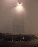{Plaque de verre ne pouvant plus échapper à son destin}, 1990