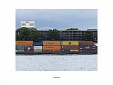 {Péniche (avec containers), Cologne, 12 juillet 2012}