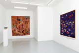 Vue de l'exposition Khloris, Clorox, Galerie Alain Gutharc, Paris, 2018-2019 À droite, Mars Bitches, 2018