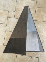 Papier Kraft, fil, 124 x 56 cm, 2023