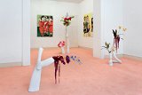 Exposition This is a love song, en duo avec Romain Juan, espace Deborah Bowmann Brussels, Bruxelles (Belgique), 2018 Compositions florales de Deborah Robbiano