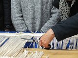 Vue d'atelier des lissières d'Aubusson Documentation de la production L'Atelier A2 avec France-Odile Perrin-Crinière, Patricia Bergereau et Aiko Konomi