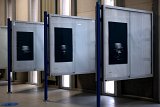 Vue de l'exposition Oscillations, partie 1 - Nuit., Espace culturel, Faculté de l'Arsenal, Toulouse, 2020 Panneaux 1 à 3 : Maroussia Sallent, Une autre Vague