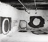 Vue de l'exposition {Maya Andersson-Alexandre Delay}, Montignac (Périgord), été 1981
