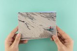 Edition de cartes postales à partir d'une sélection de photographies de la série Nos châteaux de sable ne meurent pas avec l'été